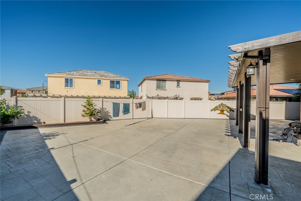 main property photo 13