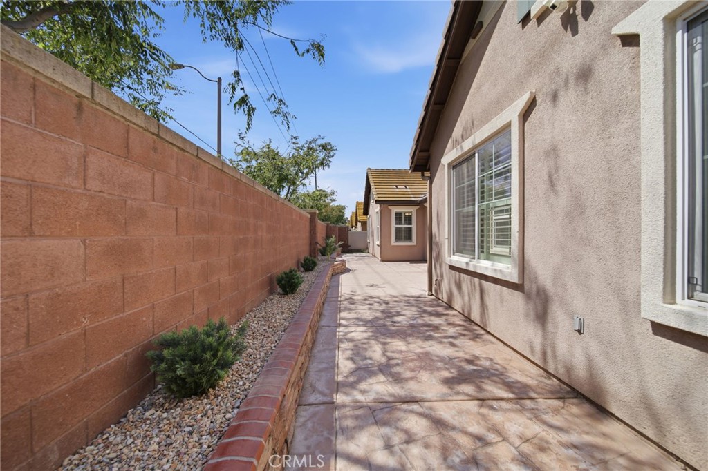 main property photo 28