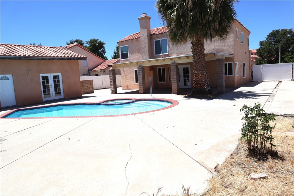 main property photo 10
