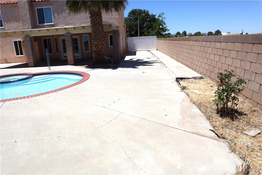 main property photo 12