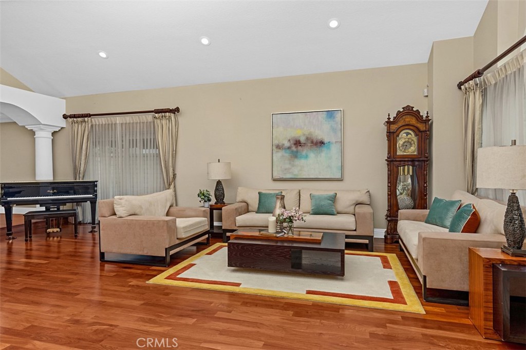 main property photo 5