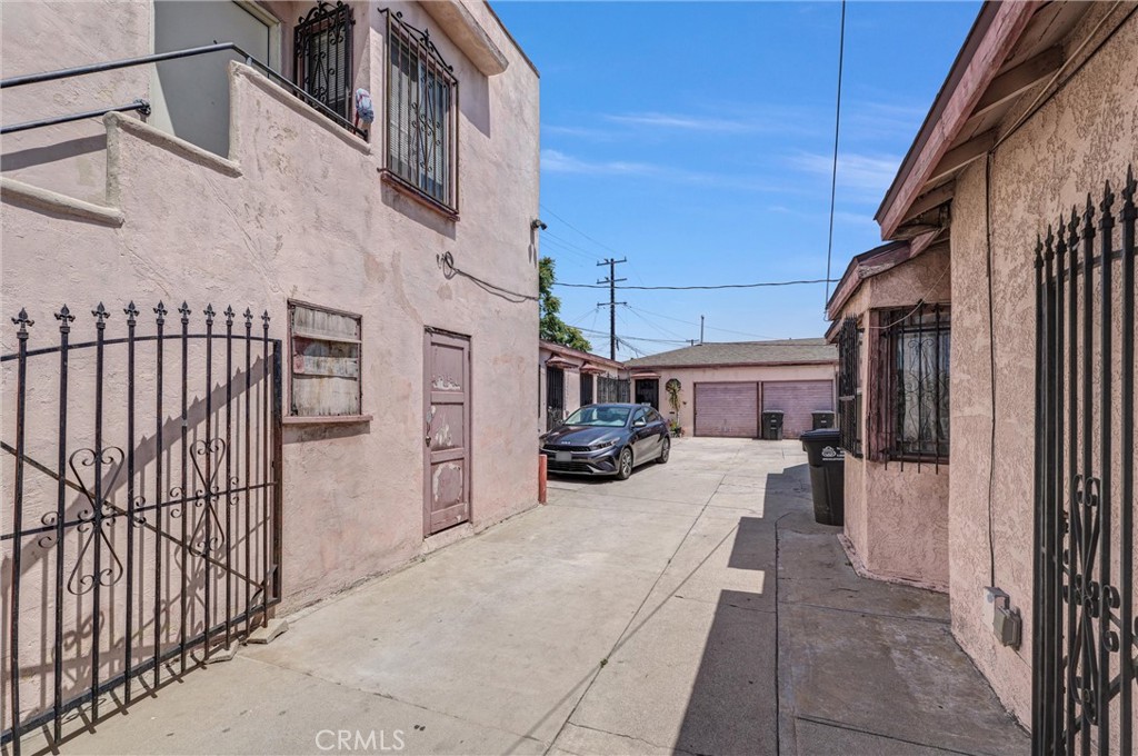 main property photo 28