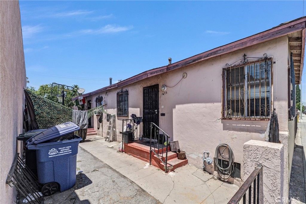 main property photo 30