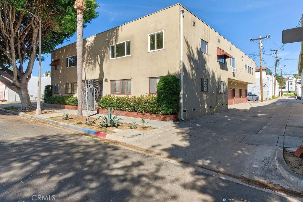 main property photo 17