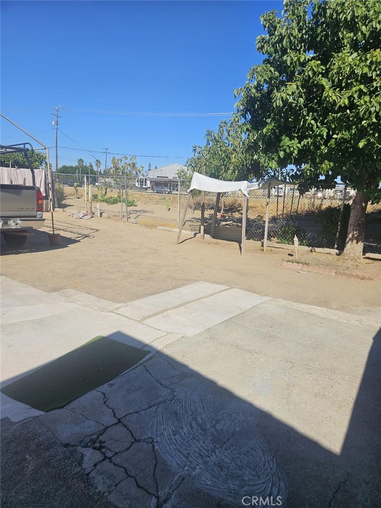 main property photo 11