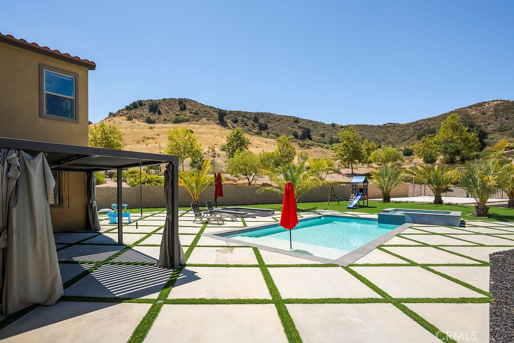 main property photo 37