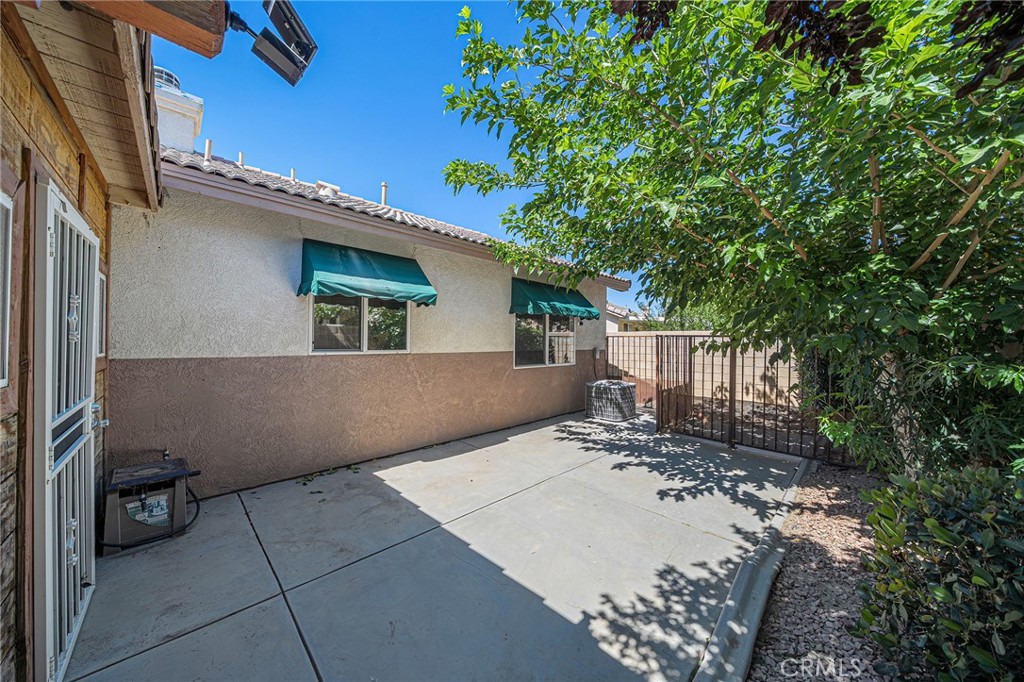 main property photo 28