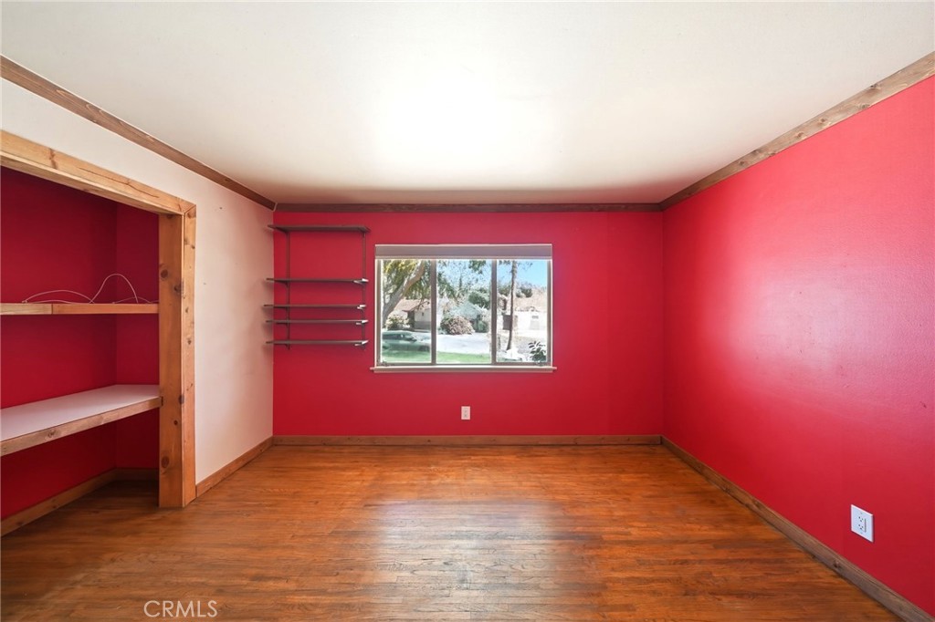 main property photo 28