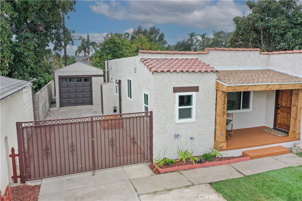 main property photo 5