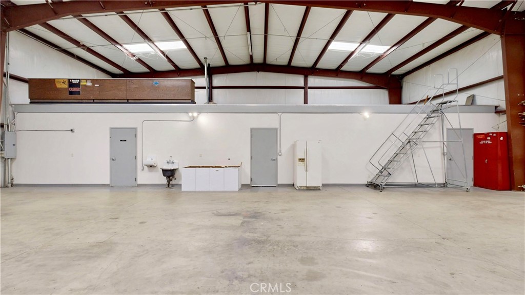 main property photo 50