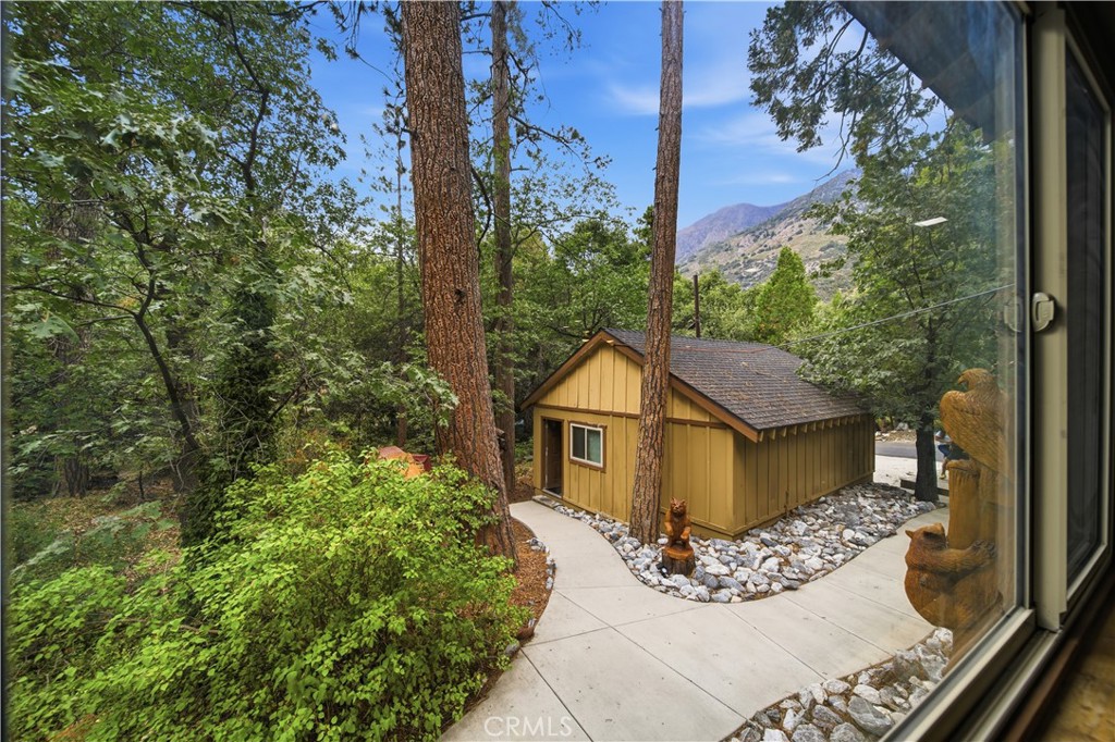 main property photo 28