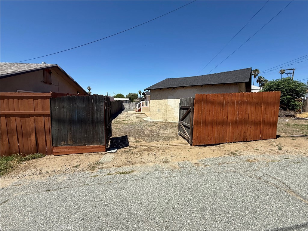 main property photo 5