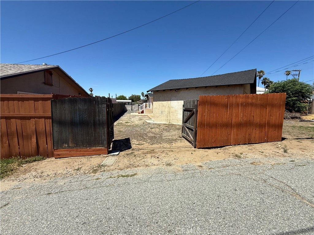 main property photo 18