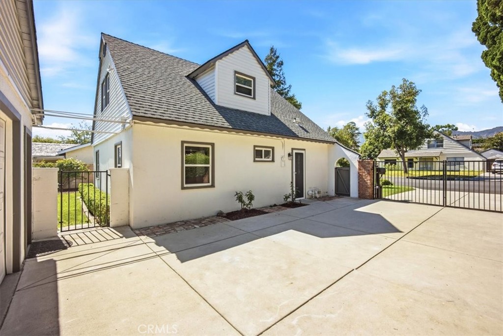 main property photo 40