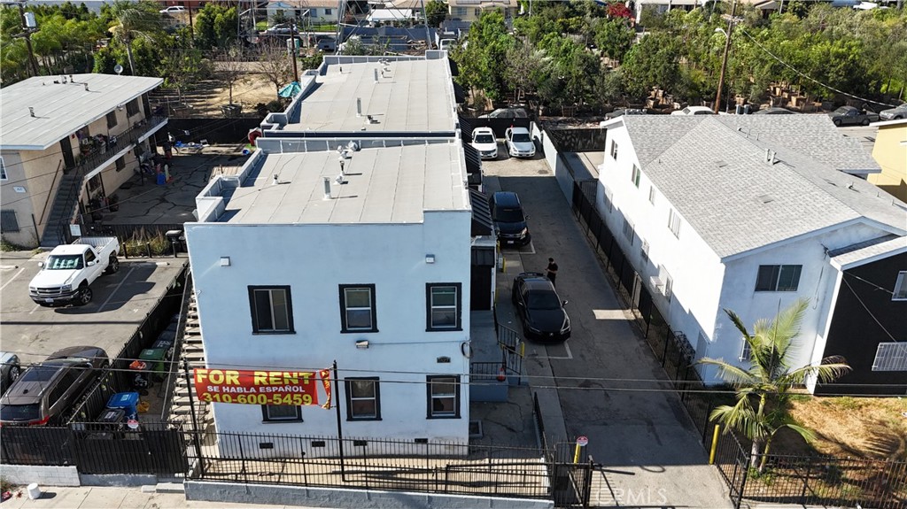 main property photo 11