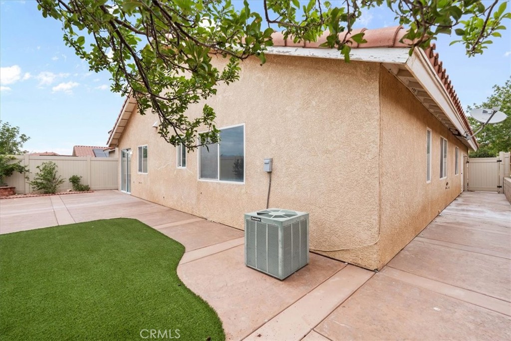 main property photo 28