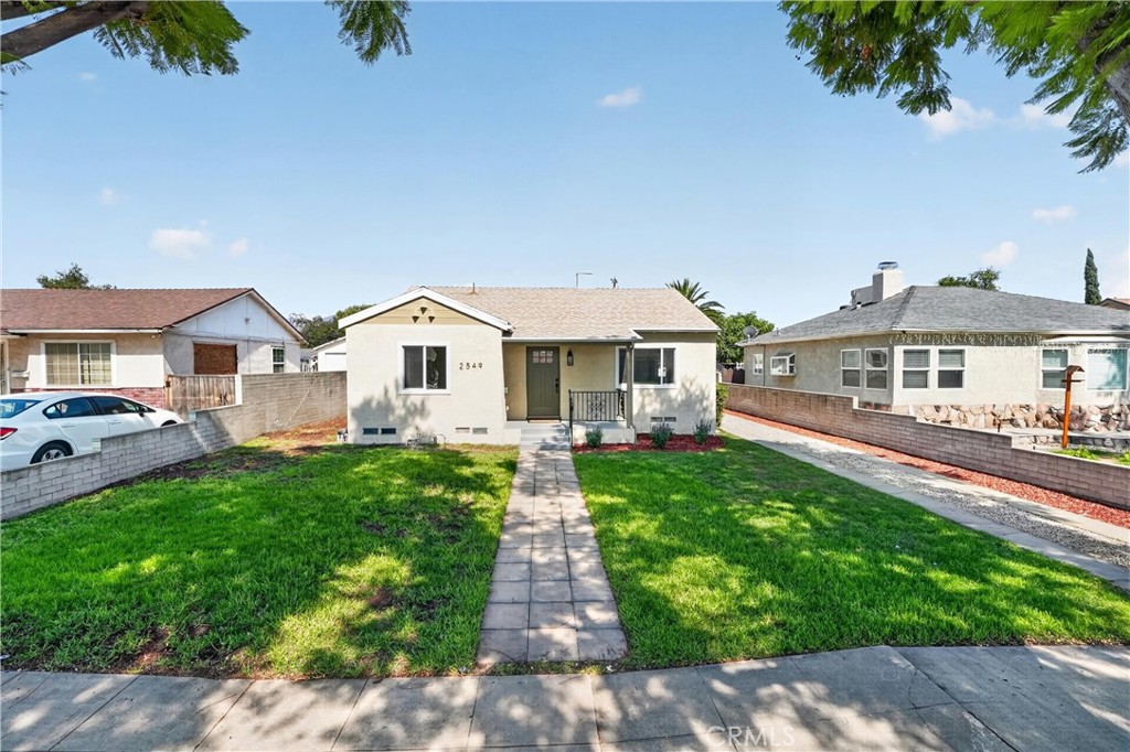 main property photo 6