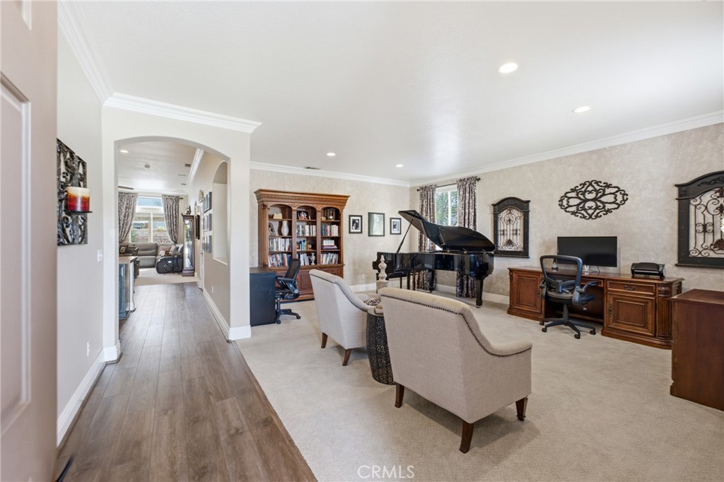 main property photo 6