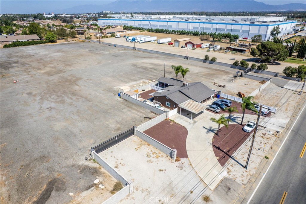 main property photo 9