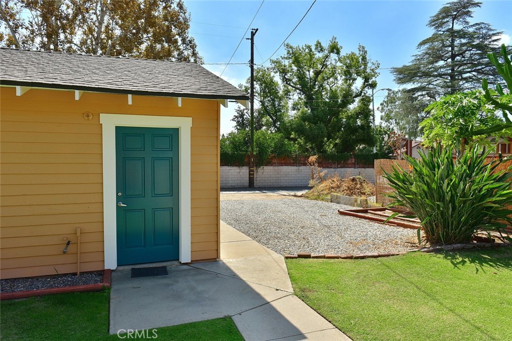 main property photo 16