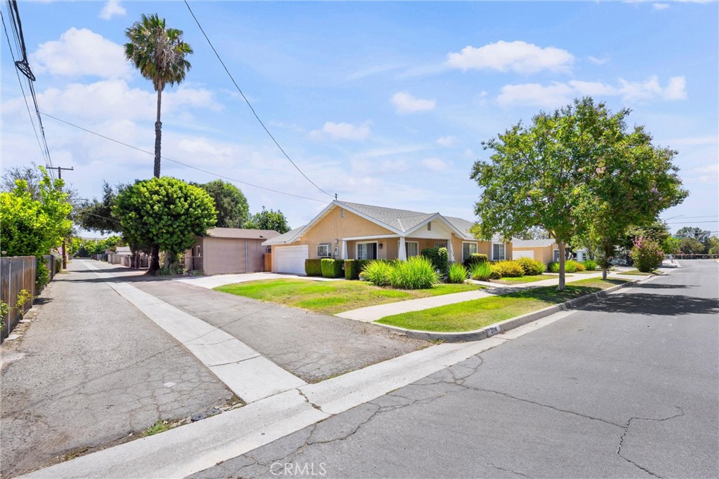 main property photo 9