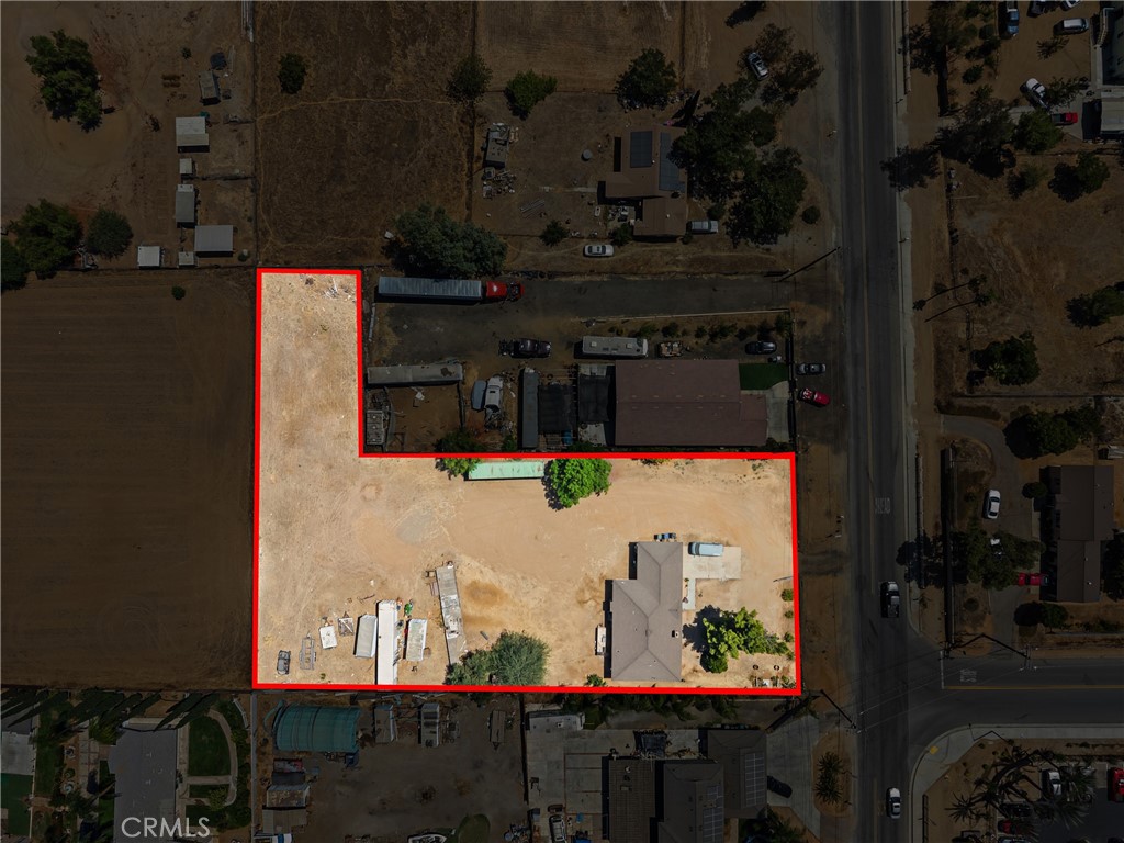 main property photo 37