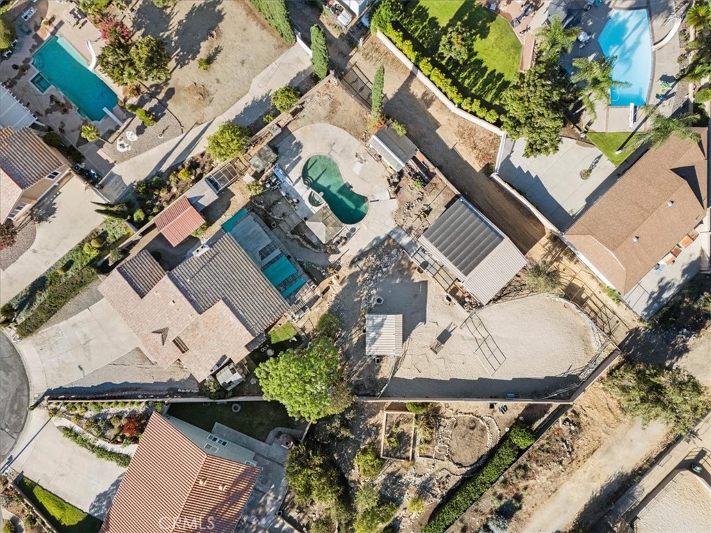 main property photo 41