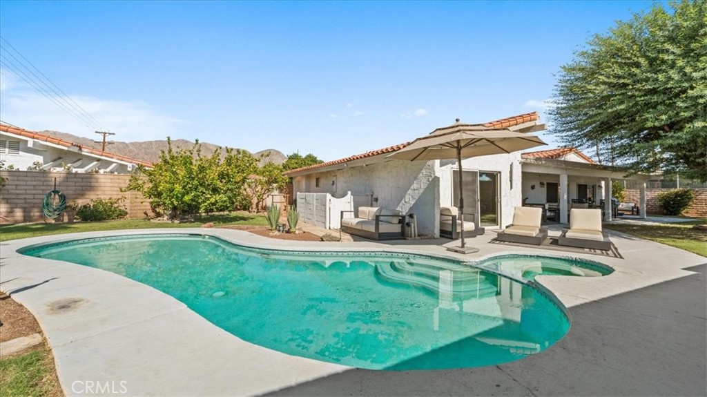 main property photo 28