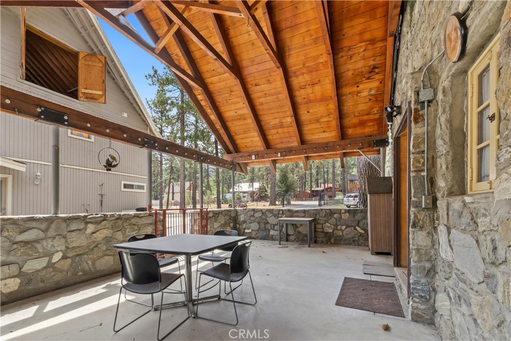 main property photo 40