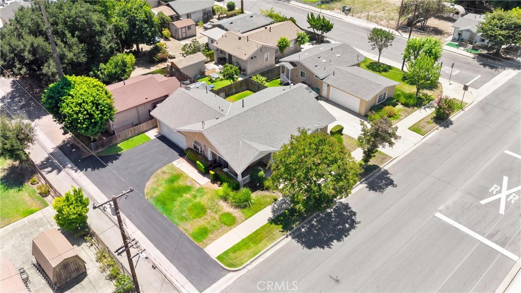 main property photo 16