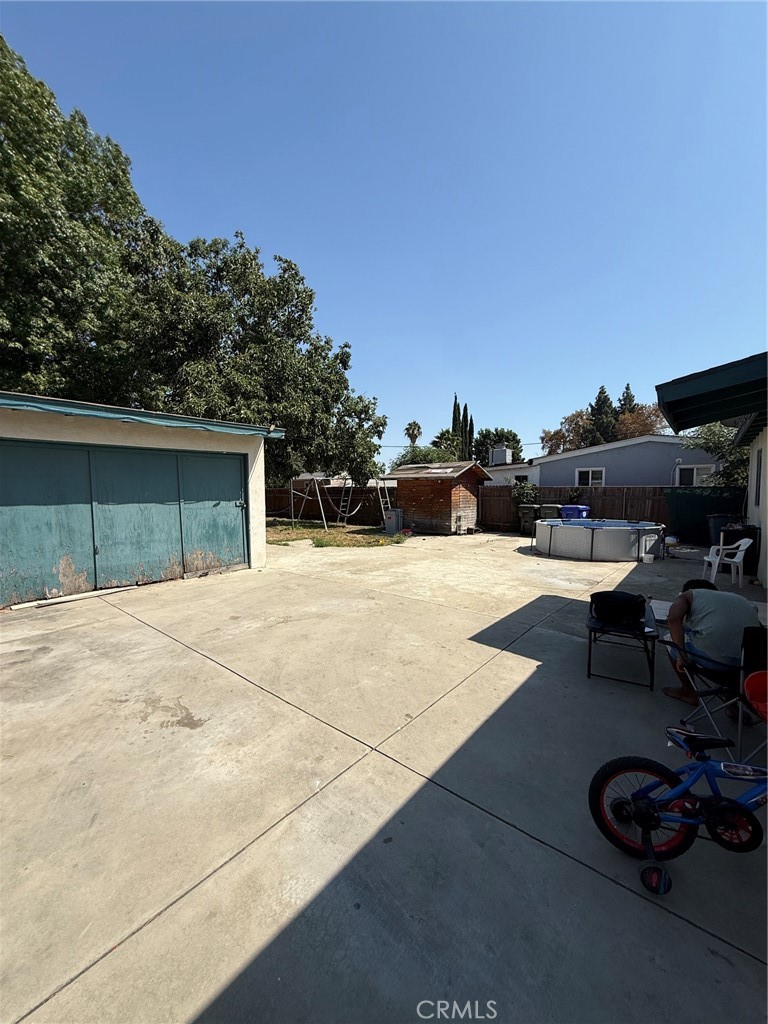 main property photo 12