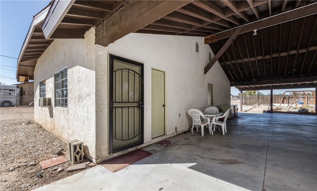 main property photo 13