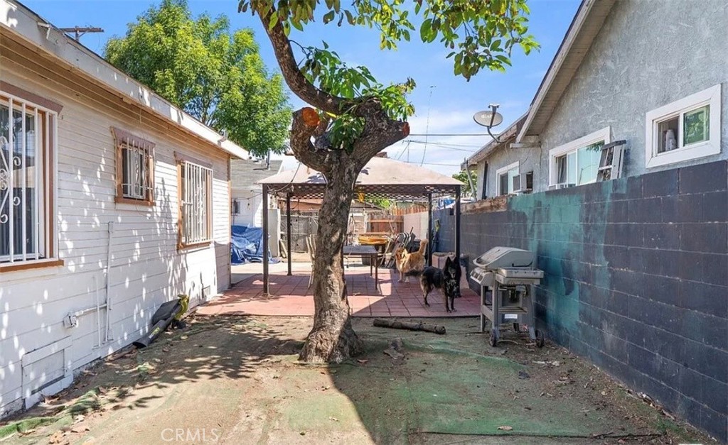 main property photo 6