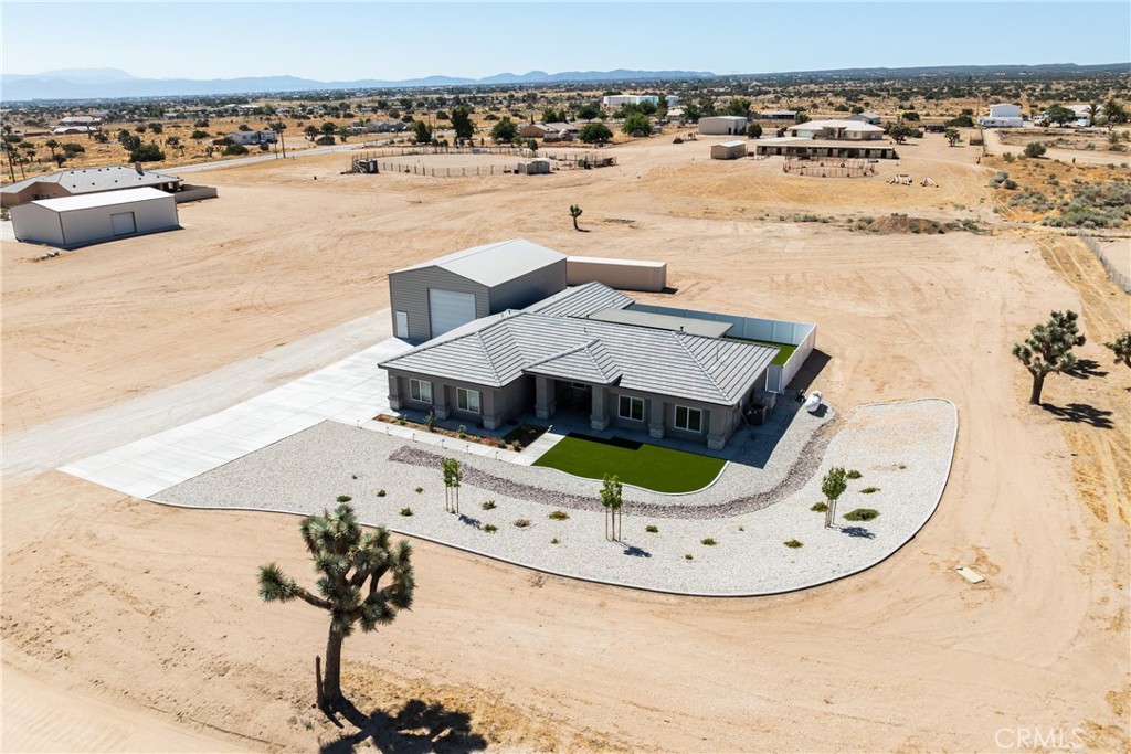main property photo 40