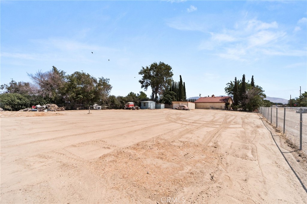 main property photo 32