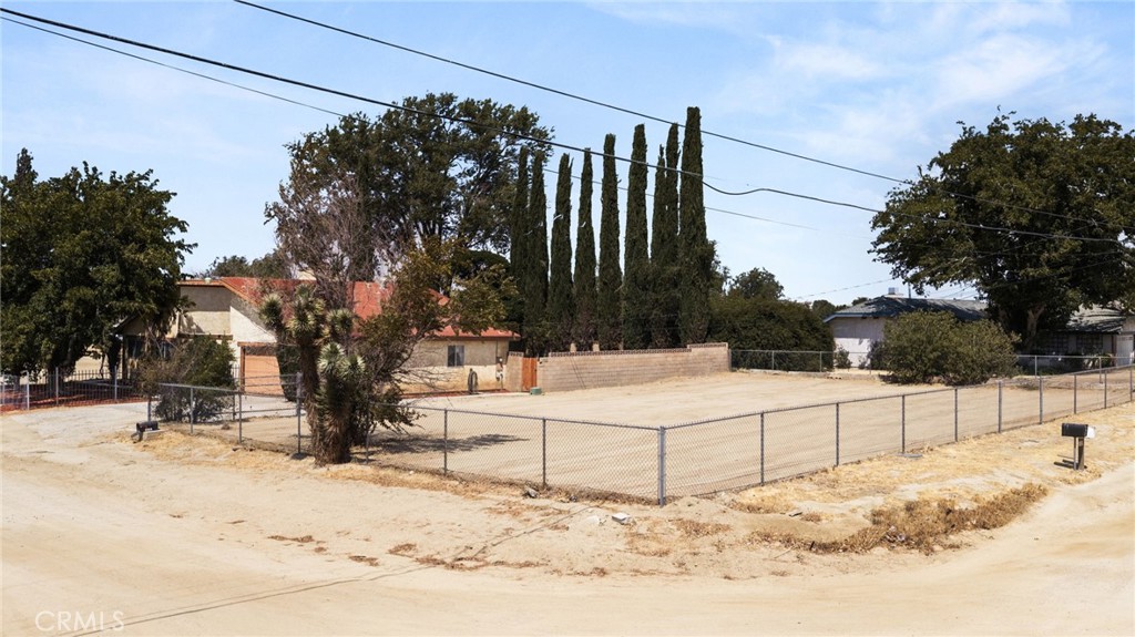 main property photo 6