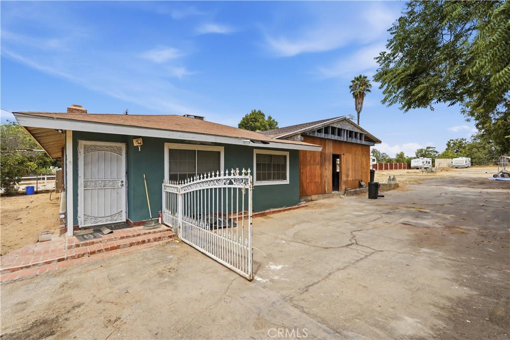 main property photo 9