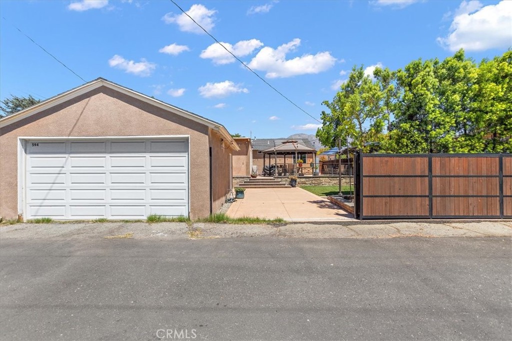 main property photo 30