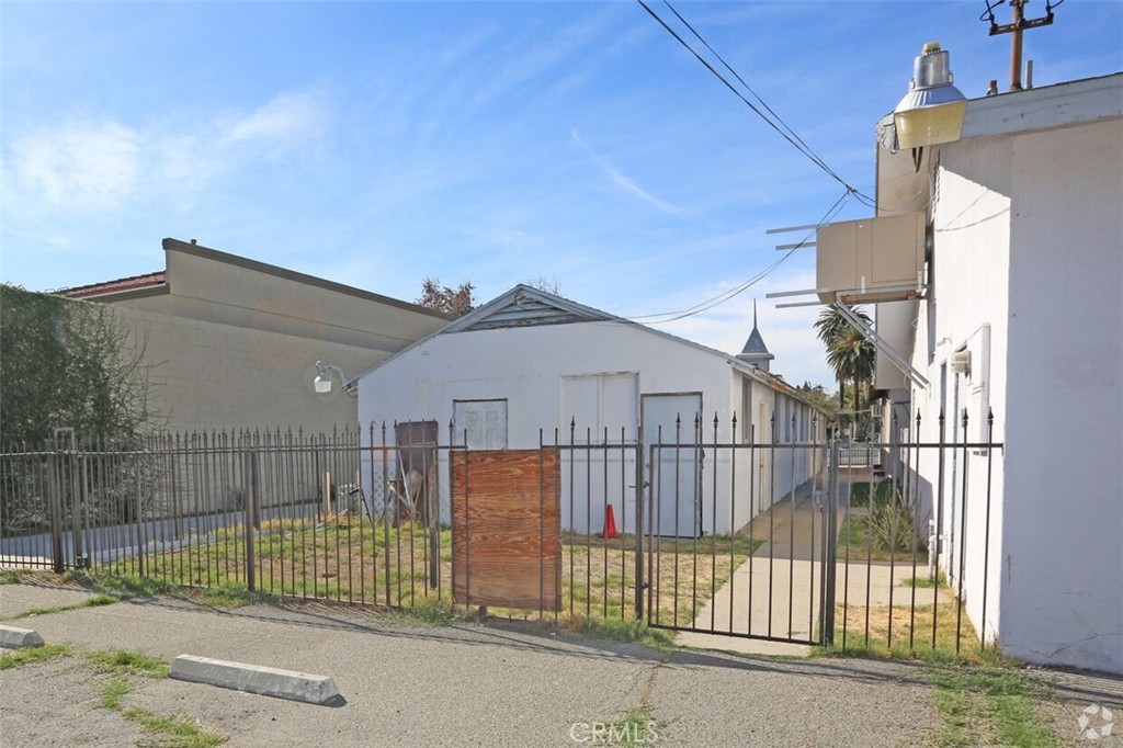 main property photo 15