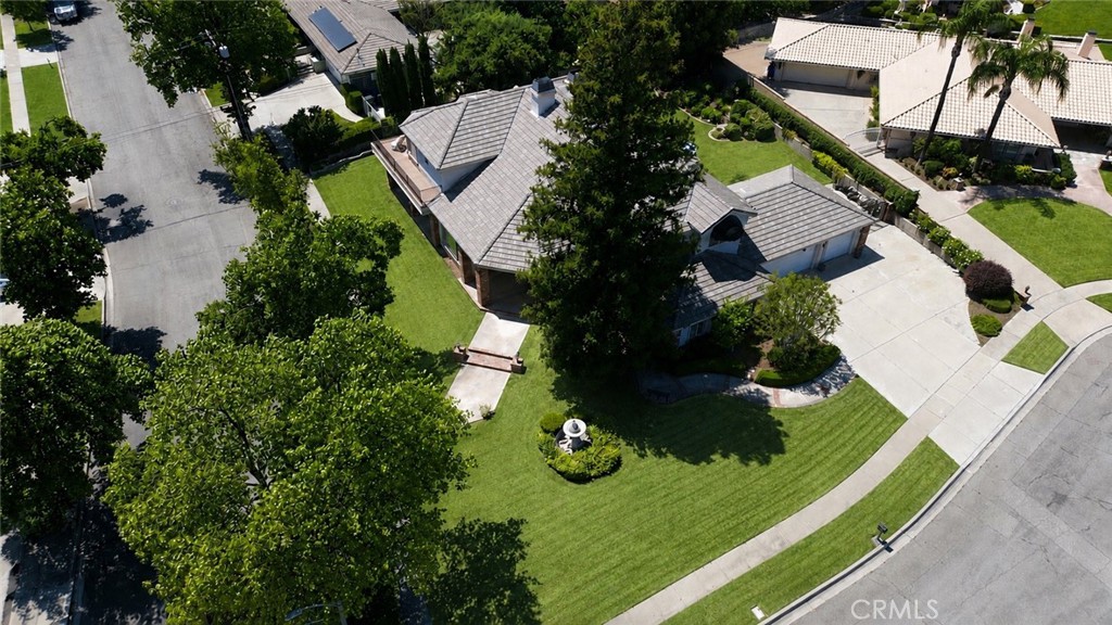 main property photo 50