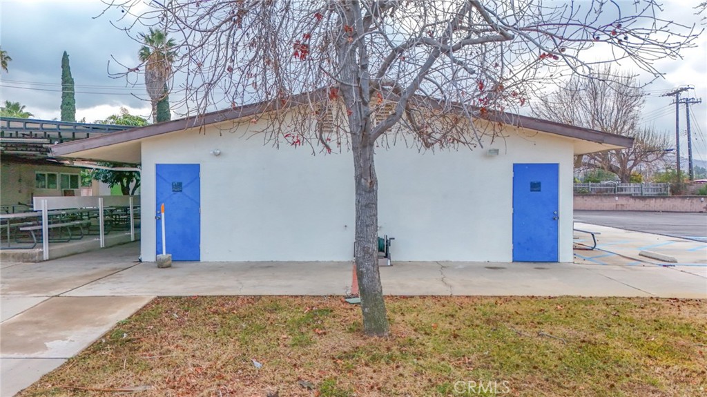 main property photo 9