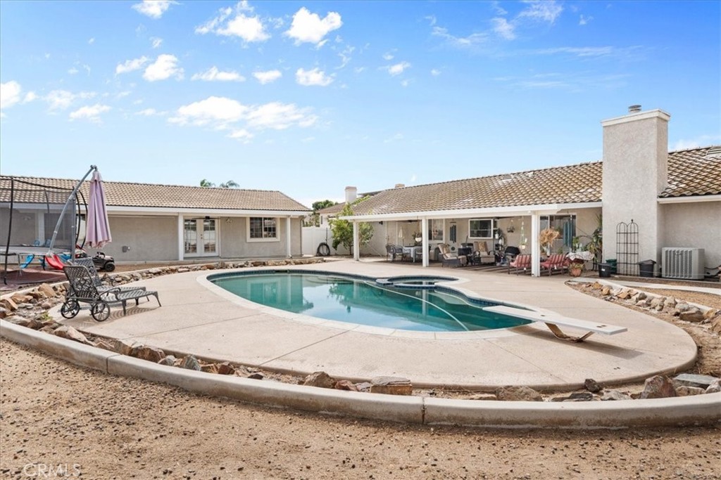 main property photo 25