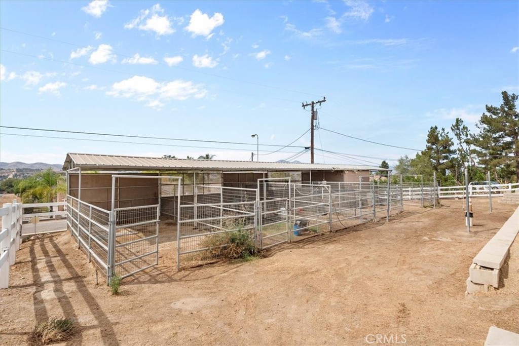 main property photo 40