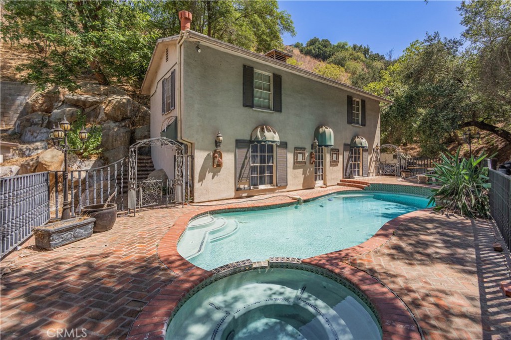 main property photo 41