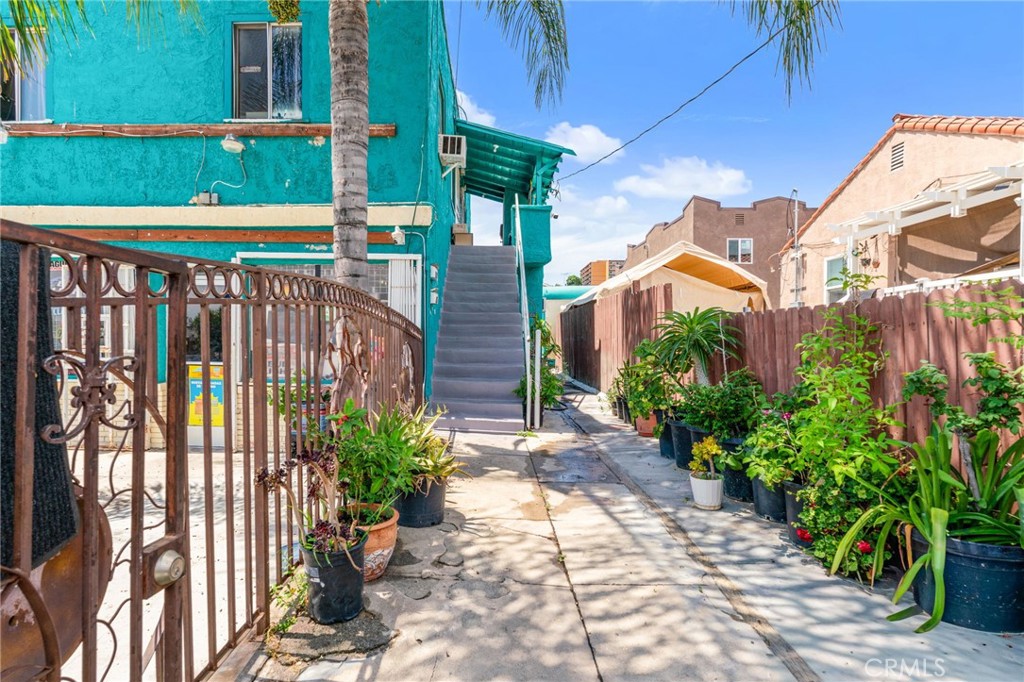 main property photo 16