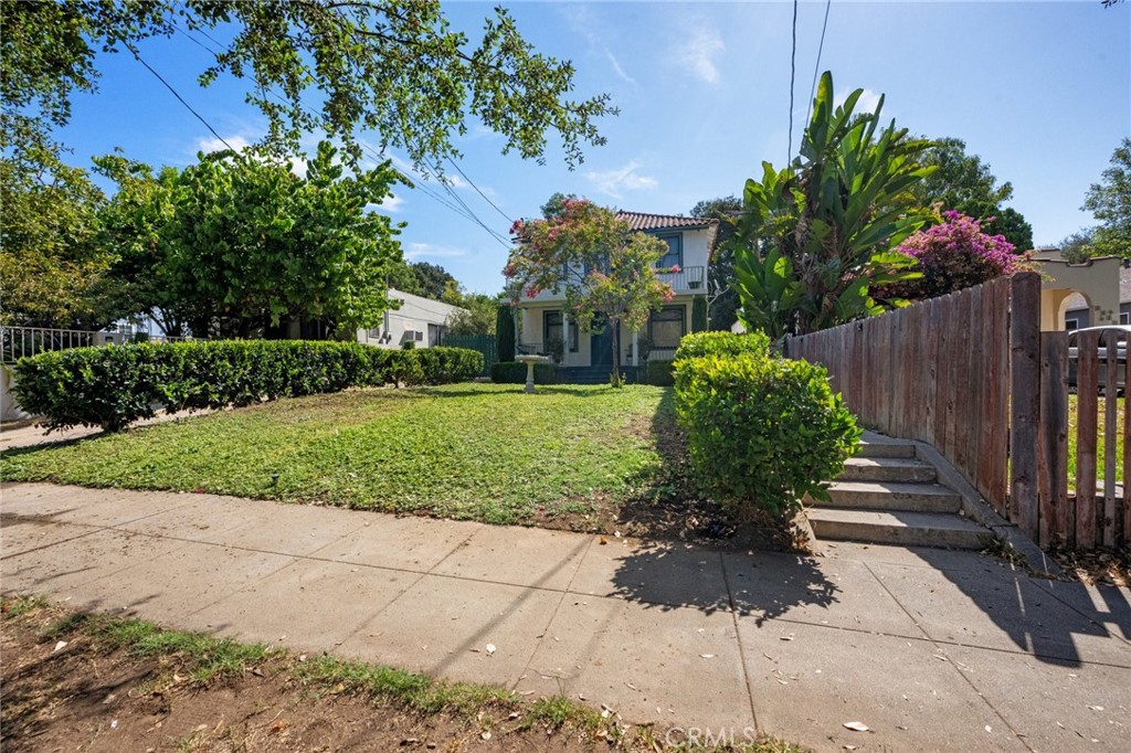 main property photo 9