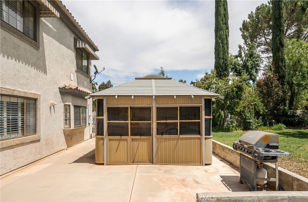 main property photo 13