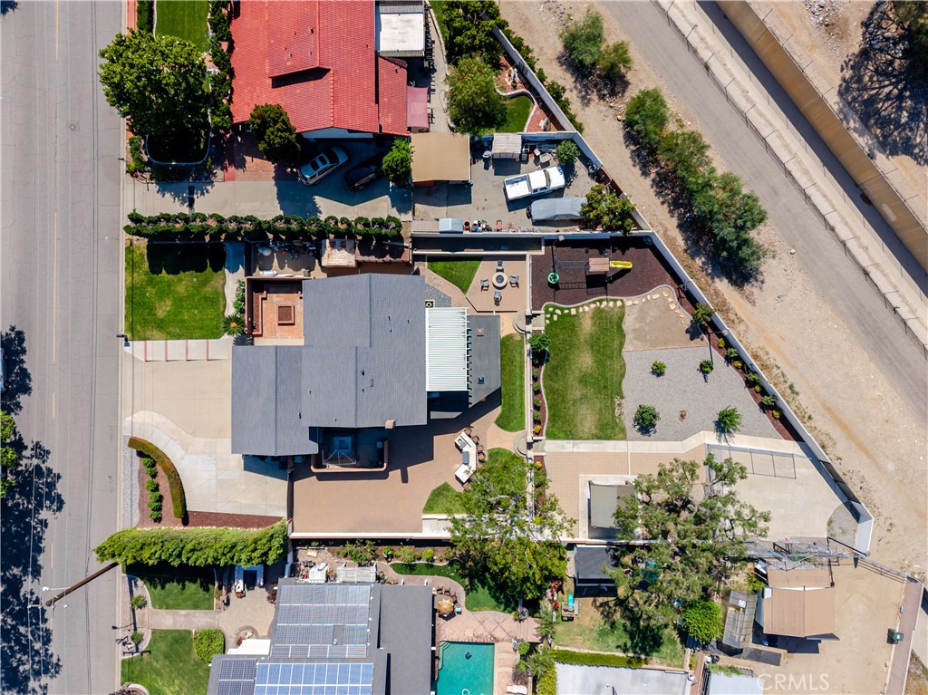 main property photo 24