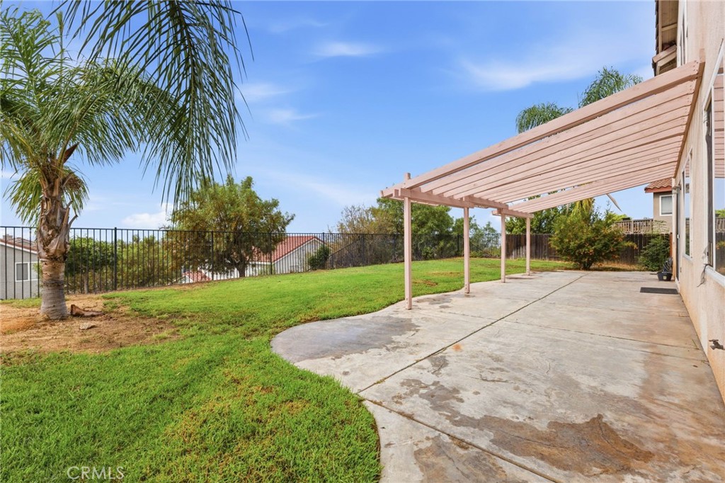 main property photo 25