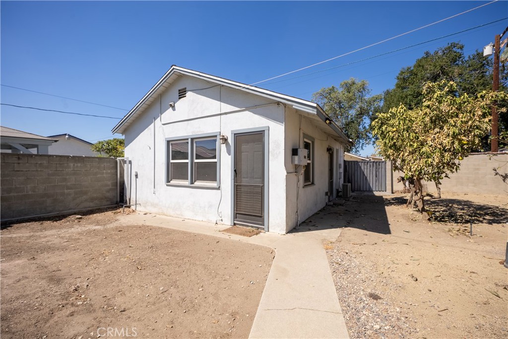 main property photo 28